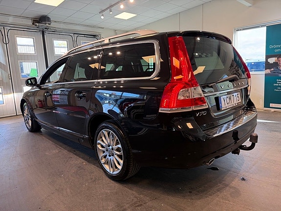 Volvo V70 3 of 30