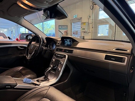 Volvo V70 9 of 30
