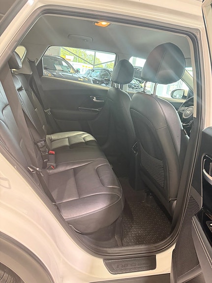 Kia Niro 10 of 21