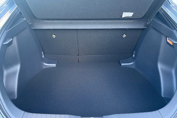 Toyota C-HR 11 of 17