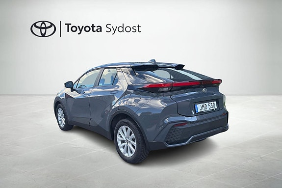 Toyota C-HR 14 of 17