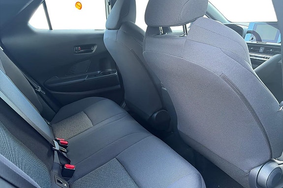 Toyota C-HR 8 of 17