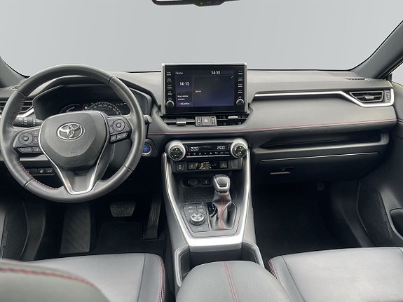 Toyota RAV4 Plug-in Hybrid 8 of 15