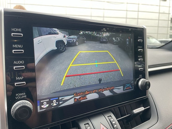 Toyota RAV4 Plug-in Hybrid 13 of 15