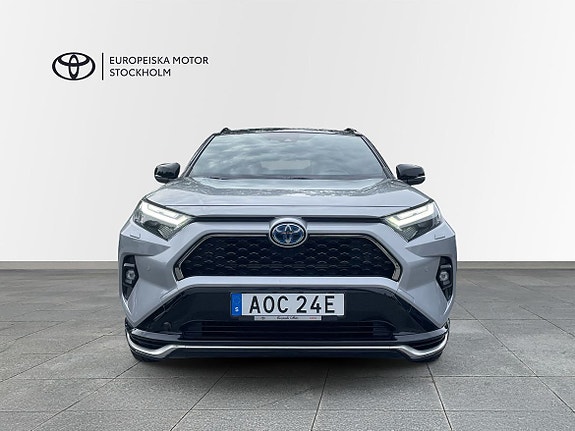 Toyota RAV4 Plug-in Hybrid 5 of 15