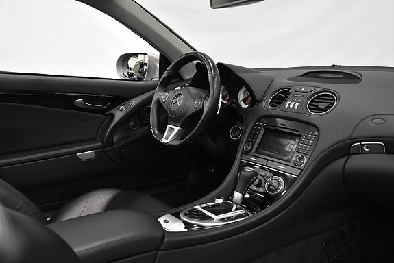 Mercedes-Benz SL63 10 of 21