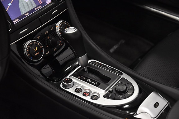 Mercedes-Benz SL63 14 of 21