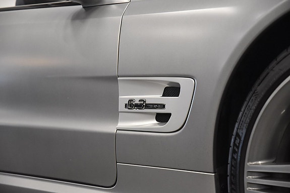 Mercedes-Benz SL63 16 of 21