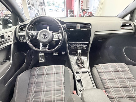 Volkswagen Golf I 15 of 22