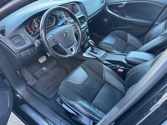 Volvo V40 8 of 14