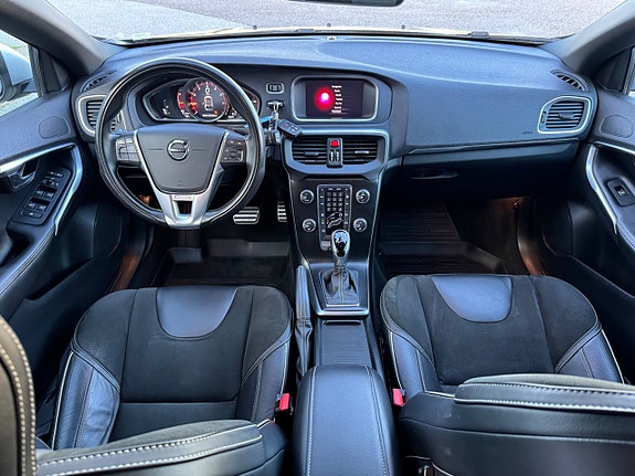 Volvo V40 9 of 14