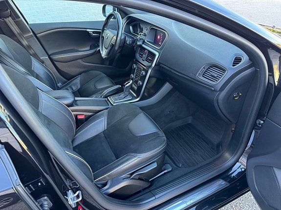 Volvo V40 10 of 14