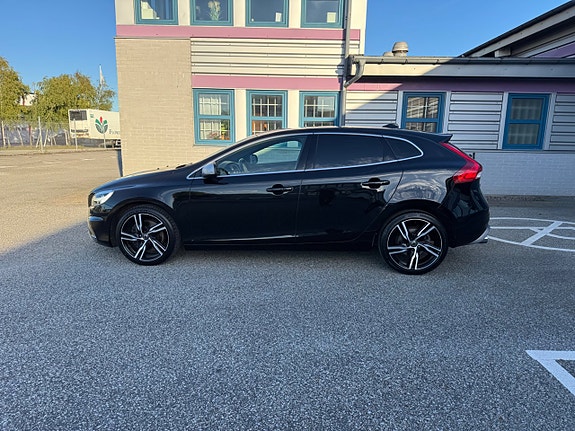 Volvo V40 4 of 14