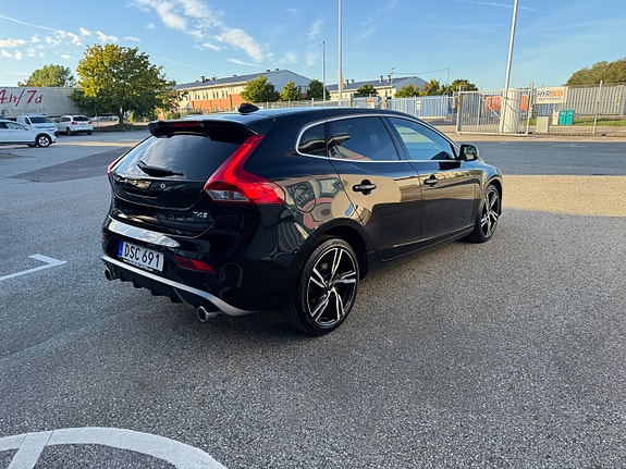 Volvo V40 7 of 14