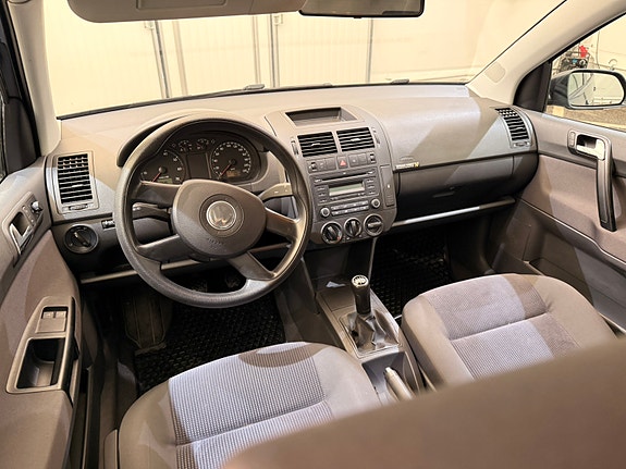 Volkswagen Polo 10 of 20