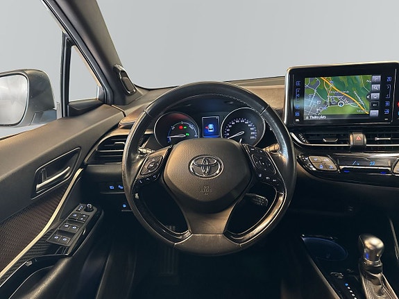 Toyota C-HR 9 of 16