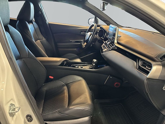 Toyota C-HR 6 of 16