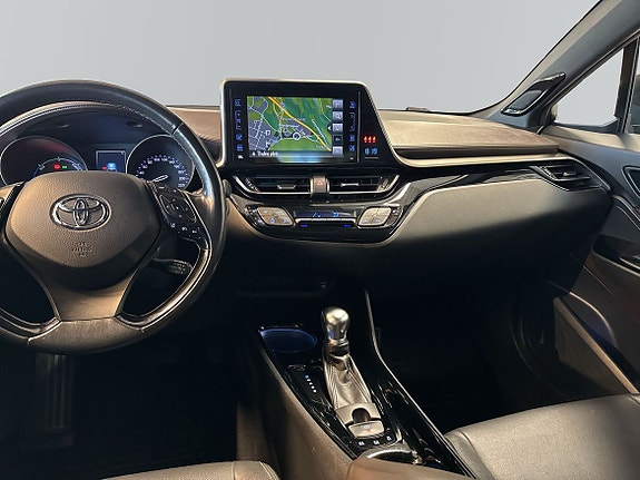Toyota C-HR 8 of 16