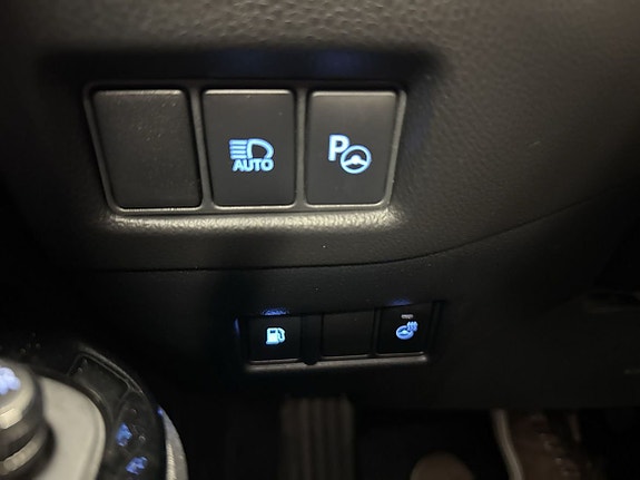 Toyota C-HR 14 of 16