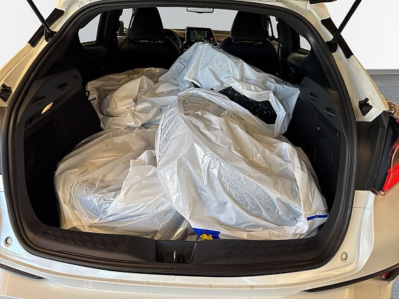 Toyota C-HR 10 of 16