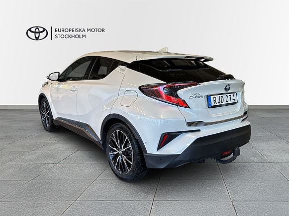 Toyota C-HR 2 of 16
