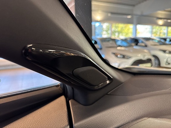Toyota C-HR 16 of 16