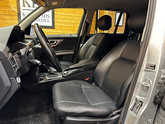Mercedes-Benz GLK350 15 of 24