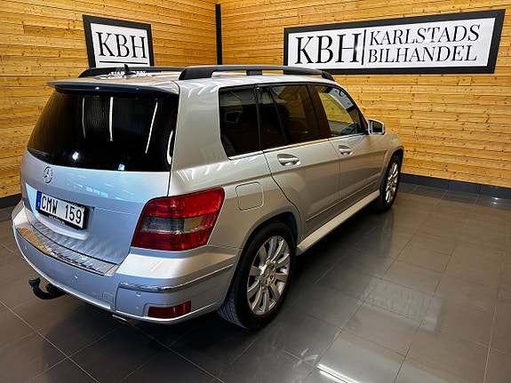Mercedes-Benz GLK350 6 of 24