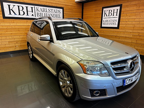Mercedes-Benz GLK350 8 of 24