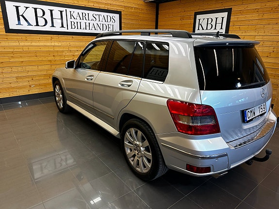 Mercedes-Benz GLK350 4 of 24