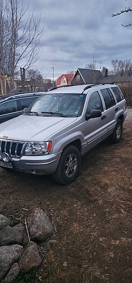 Jeep Grand Cherokee 3 of 4