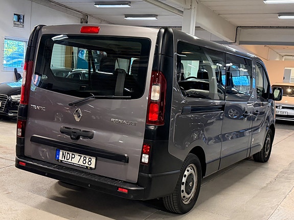 Renault Trafic 6 of 18