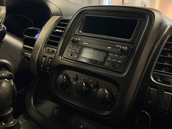 Renault Trafic 15 of 18