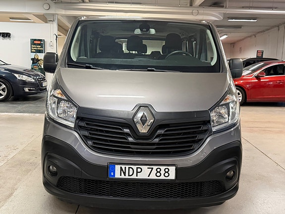 Renault Trafic 2 of 18