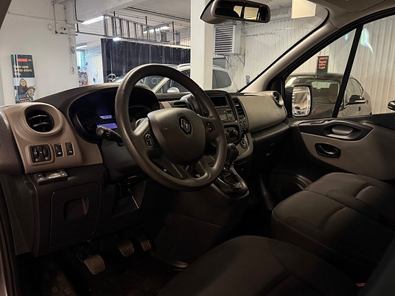 Renault Trafic 9 of 18