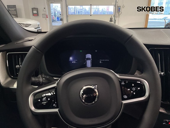Volvo XC60 13 of 19