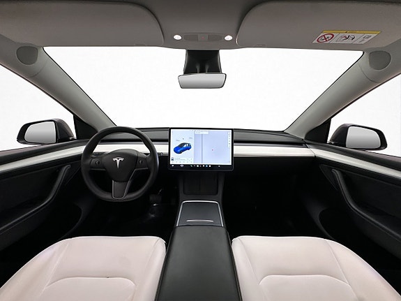 Tesla Model Y 15 of 30