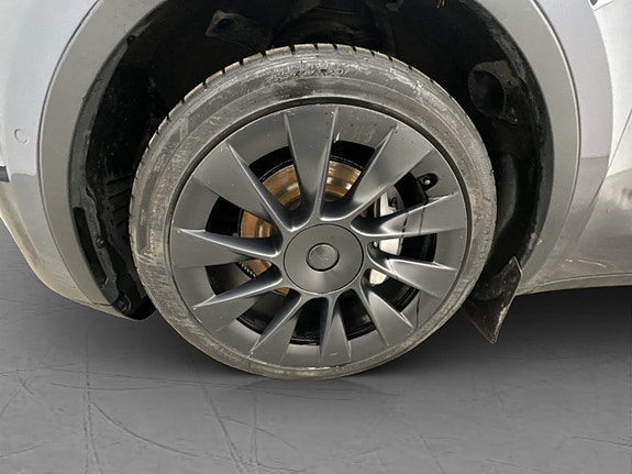 Tesla Model Y 30 of 30