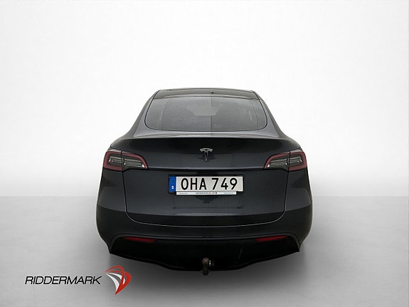 Tesla Model Y 8 of 30