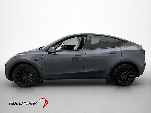 Tesla Model Y 5 of 30