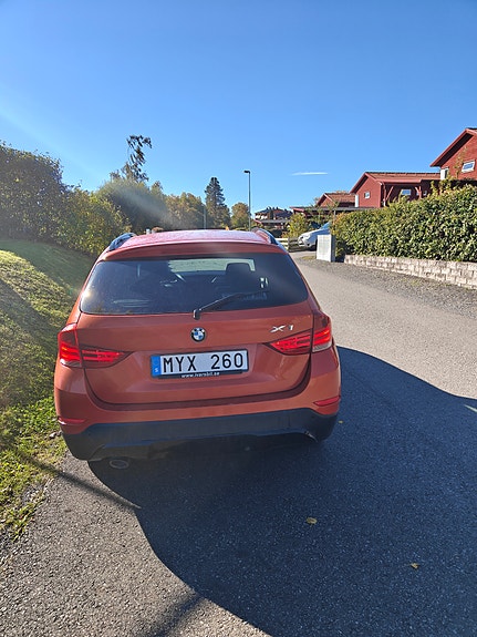 BMW X1 3 of 5