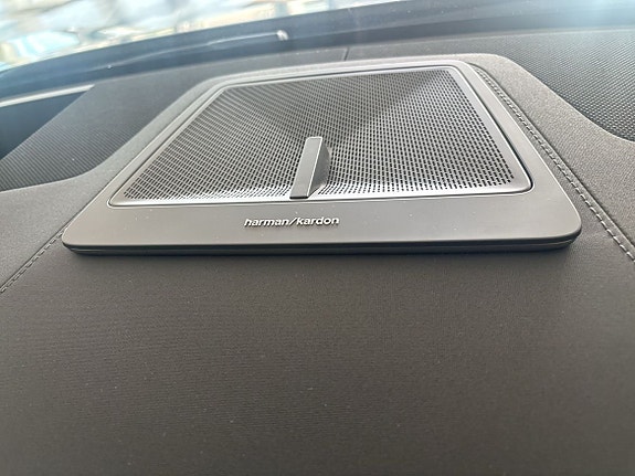 Polestar 4 11 of 12