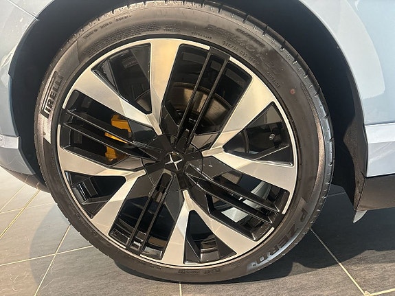 Polestar 4 10 of 12