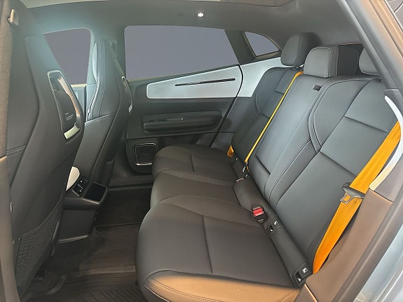Polestar 4 8 of 12