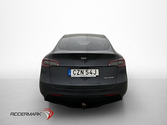 Tesla Model Y 8 of 30