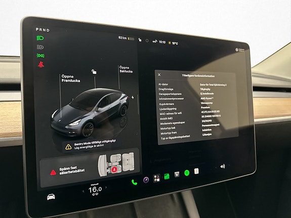 Tesla Model Y 26 of 30