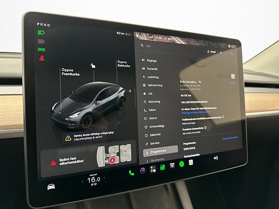 Tesla Model Y 25 of 30