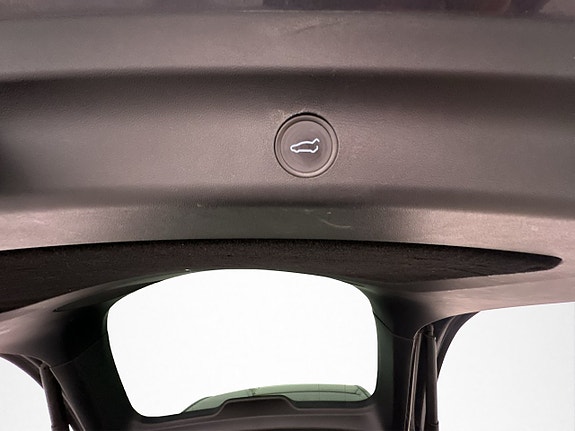 Tesla Model Y 12 of 30