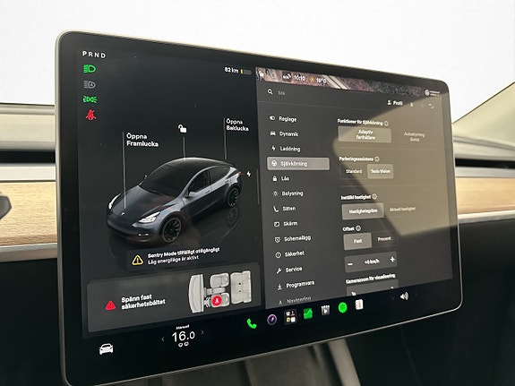 Tesla Model Y 24 of 30
