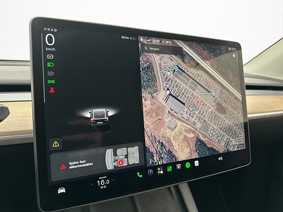 Tesla Model Y 21 of 30